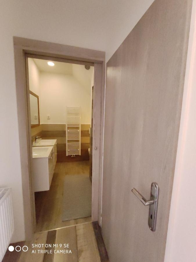 Apartmany Opolany エクステリア 写真