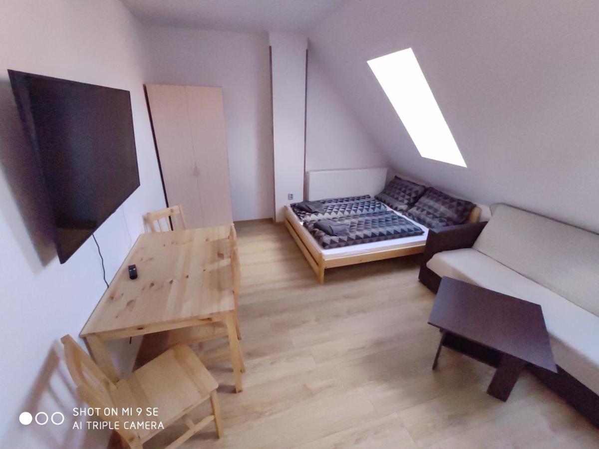 Apartmany Opolany エクステリア 写真