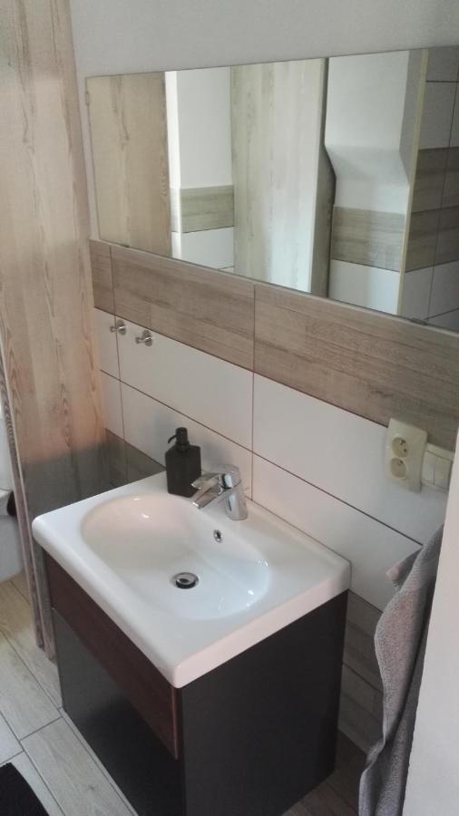 Apartmany Opolany エクステリア 写真