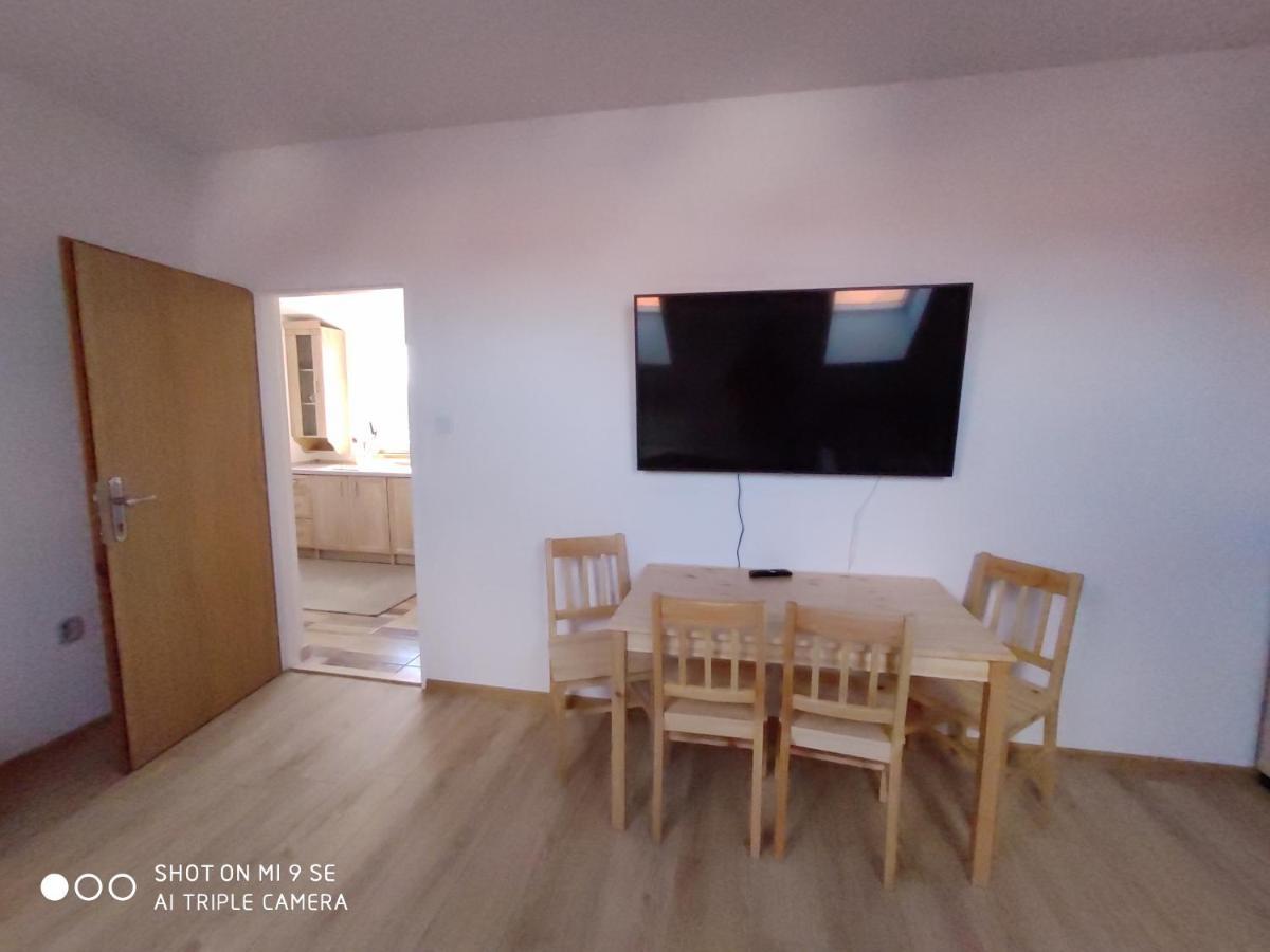 Apartmany Opolany エクステリア 写真