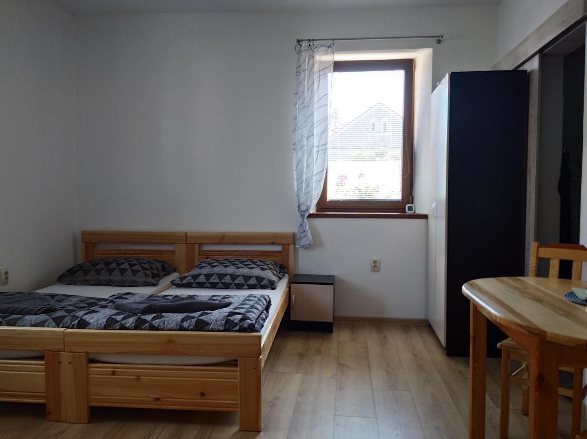 Apartmany Opolany エクステリア 写真